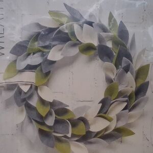 Annie's Creative Winter Felt Wreath Kit, NEW